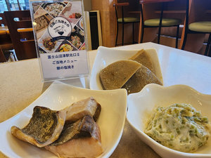 朝食