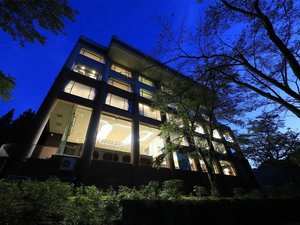 【外観】自然と溶け合うように佇む、静かなリゾート時間