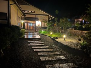 外観 夜