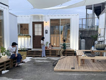 �R���e�i�z�e���@�n�R�l���̊O�ώʐ^