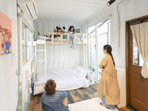 �R���e�i�z�e���@�n�R�l���̎{�ݎʐ^2