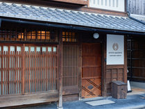 Kyoto Machiya ����K�[�f���Y�̊O�ώʐ^
