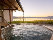 �M�B��z�K���� �z�K�ʓ@ �锒�i�� �o��̏h �锒�j�̊O�ώʐ^