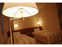 �z�e���O�����q���̎{�ݎʐ^2