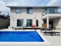 p[pX][g EG ɓ Pool VillåOώʐ^