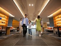 UEpXi2025N816JƁj̎ʐ^