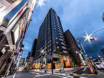 アパホテル〈東新宿 歌舞伎町タワー〉の外観写真