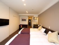 Marina Sunrise Osaka Bay�̎{�ݎʐ^2