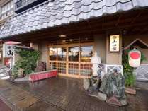 ～海鮮料理と露天風呂からの夕日が自慢～　小浜温泉旅館山田屋の外観写真
