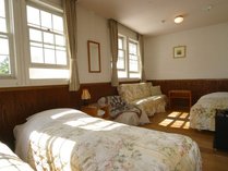 �����Q�X�g�n�E�X�u���[�N���G�b�O�E�C���̎{�ݎʐ^3