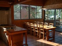 �k�y���X�E�B�[�g�O���X�̎{�ݎʐ^2