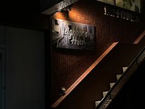 Neighbor�fs Hotel �\���s�̊O�ώʐ^