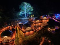 �f���郉�C�g�A�b�v�A�{�i�V�F�t�̂��� �O�����s���O�܊��̎ʐ^