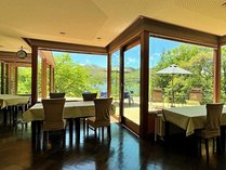 �y���V�����Ε��̎{�ݎʐ^2