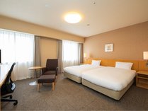 �y�H�c�w�s�o�X�E��`�����W���o�X�₪�ڂ̑O�z�V���v���X�e�C�y�f���܂�z