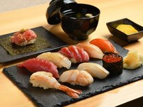 �y���i���_���p�v�����z�����[�H�̓z�e�����݂́w���i���_�x���p���V�N�ȃl�^���g�p��������ɂ�������\�I
