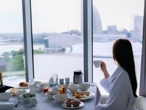 �y���������z���H�v���[���g���u�₩�Ȓ��Ɋ��\����z�e�����C�h�̃u���b�N�t�@�X�g�@�`�J�[�h���ρ`