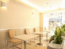 �r�W�l�X�z�e���@�I�[���E�F�C�Y�̎{�ݎʐ^2