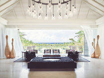 ANA�C���^�[�R���`�l���^���Ί_���]�[�gby IHG�̎{�ݎʐ^2