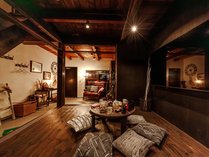 �A���e�B�[�N�X���É��w���̎{�ݎʐ^2