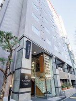 �z�e���A�}�l�N�󑐍����̎{�ݎʐ^2