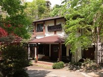 �����ȃz�e���@�Z�����B�@ �I�V���C�q���̏h�̊O�ώʐ^