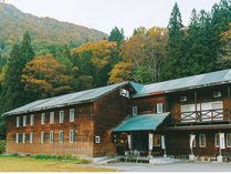 �H�R���������򂩂�����̏h�̊O�ώʐ^