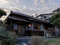 Guest House -�i-K�̊O�ώʐ^