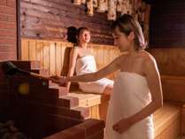 セルフロウリュでしっかり汗をかいて美肌効果にも期待♪