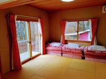 �R�e�[�W�E�b�h�m�[�g �����[�̎{�ݎʐ^3