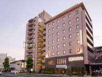 京都プラザホテル本館・新館の外観写真