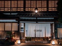 �O��E�{�Â̏{�@�C�̍K���y���߂�@�ؑ��R�K���Ă̏h�@���Z�{�ق̊O�ώʐ^