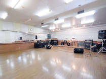 �y���V���� �o�@�� �L���g���E�E�̎{�ݎʐ^3