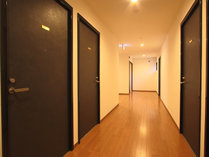 HOTEL Narumi�̎{�ݎʐ^2