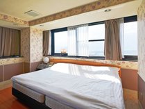 �z�e���B��C���^�[�̎{�ݎʐ^2