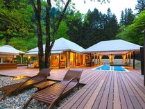 KEIKOKUGLAMPINGTENT̊Oώʐ^