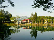 湖畔の宿　月山志津温泉　清水屋旅館の外観写真