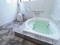 ���g���ȐH�����c�� �ޗǗ��ق̎{�ݎʐ^3