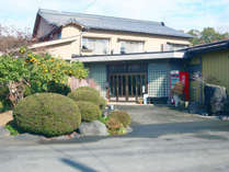 ビジネス旅館　愛川魚苑の外観写真