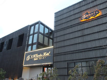 �哯�K�[�f���z�e�����̎R���]�[�g�̊O�ώʐ^