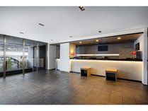 �C�r�X�X�^�C���Y���s�X�e�[�V�����̎{�ݎʐ^2