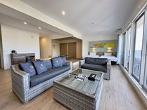 �R�[�����p���X���[ by �T���Z�b�g�E�A�x�j���[�̎{�ݎʐ^2