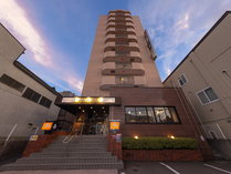 アパホテル〈青森駅東〉の外観写真