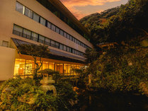 �z�e����K�̎{�ݎʐ^3