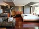 HOTEL S.H.S