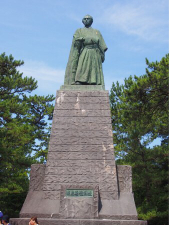 ��{���n�̓���