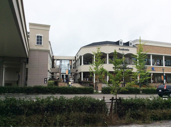 ����v���~�A���E�A�E�g���b�g