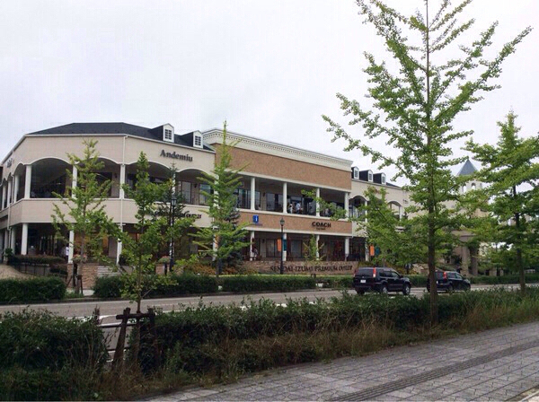 ����v���~�A���E�A�E�g���b�g