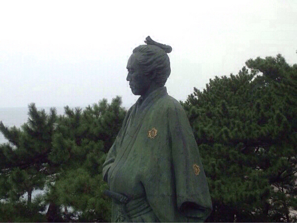 ��{���n�̓���