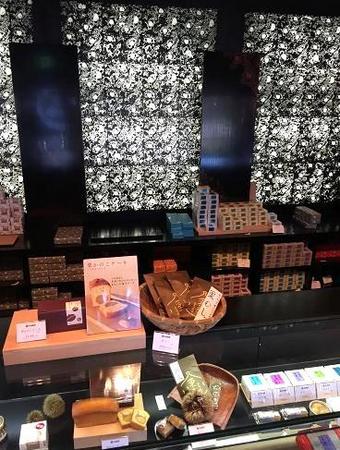 ���z�{��